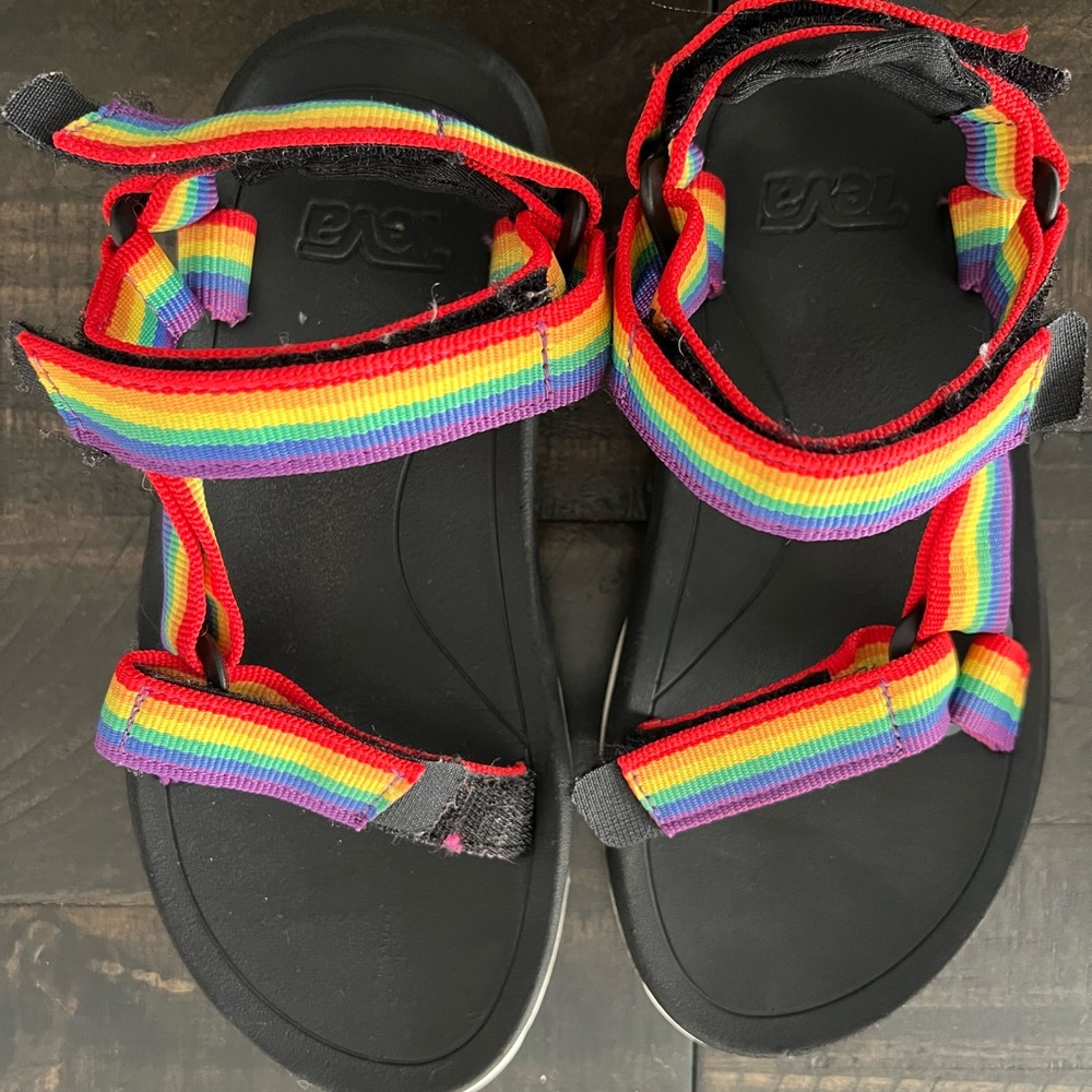 Teva Rainbow HURRICANE XLT 2 Sandals Kids size 1 for ages 5-7.5 boy/girl